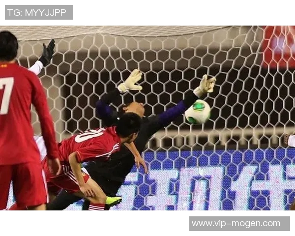 小伙子们斗志昂扬中国队与日本队携手小组赛零失球展现强大防守实力